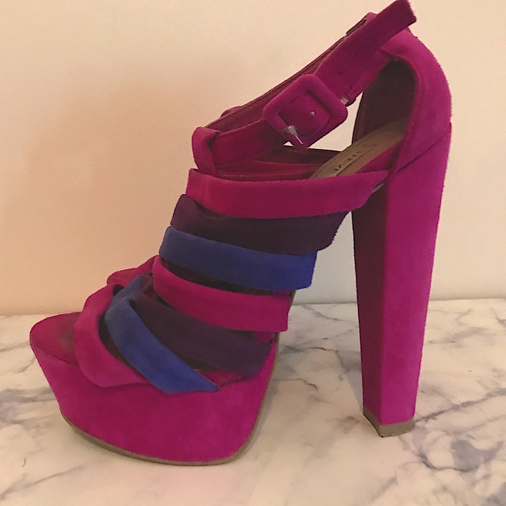 Steve Madden platform pumps